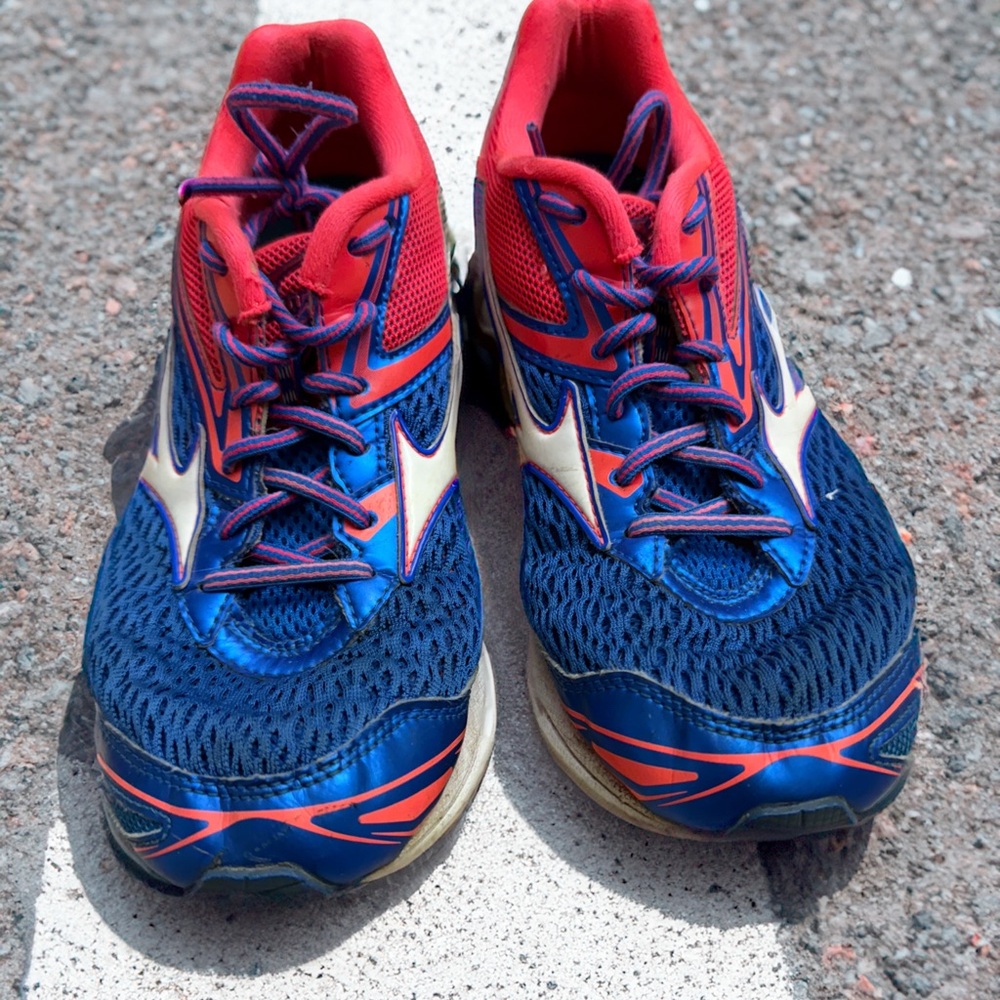 Mizuno Blue and Red Athletic Shoes